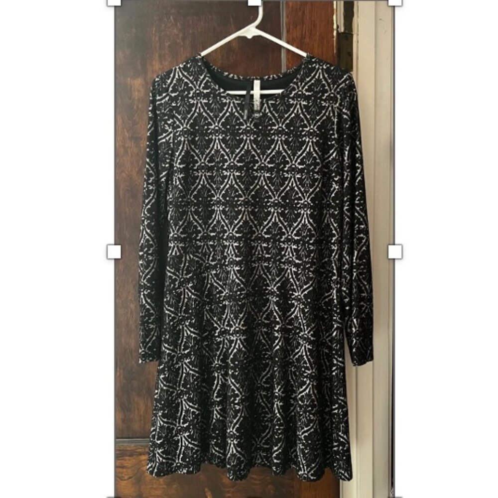Kensie Silver and Black Work / Cocktail Dress, Size Small